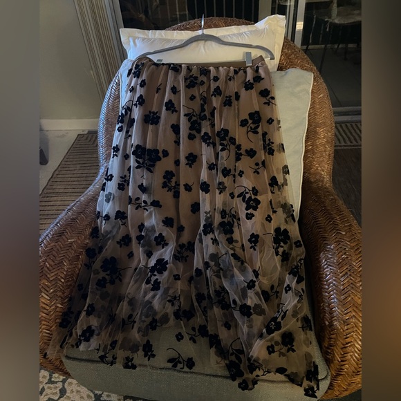 Mesh Tulle Double Layered Midi Skirt 💕 - Picture 8 of 8